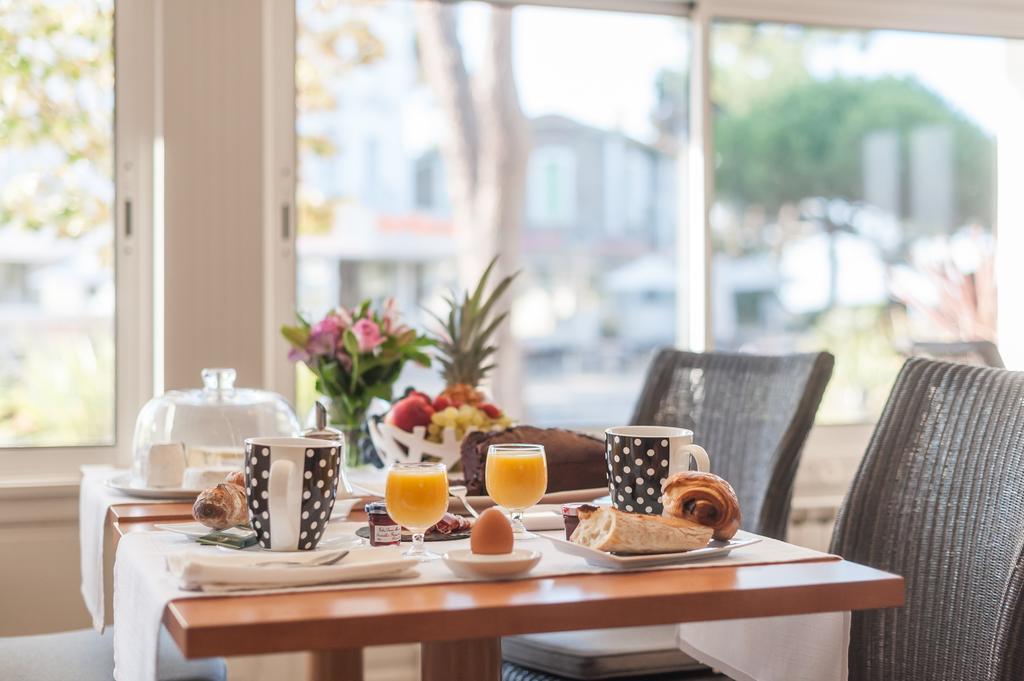 Hotel De La Plage 생팔레쉬르메르 외부 사진
