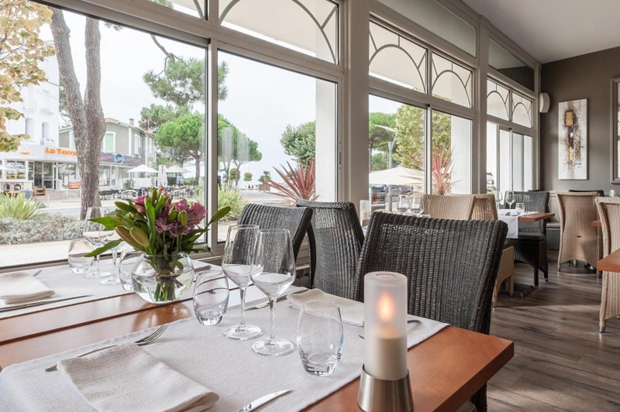Hotel De La Plage 생팔레쉬르메르 외부 사진